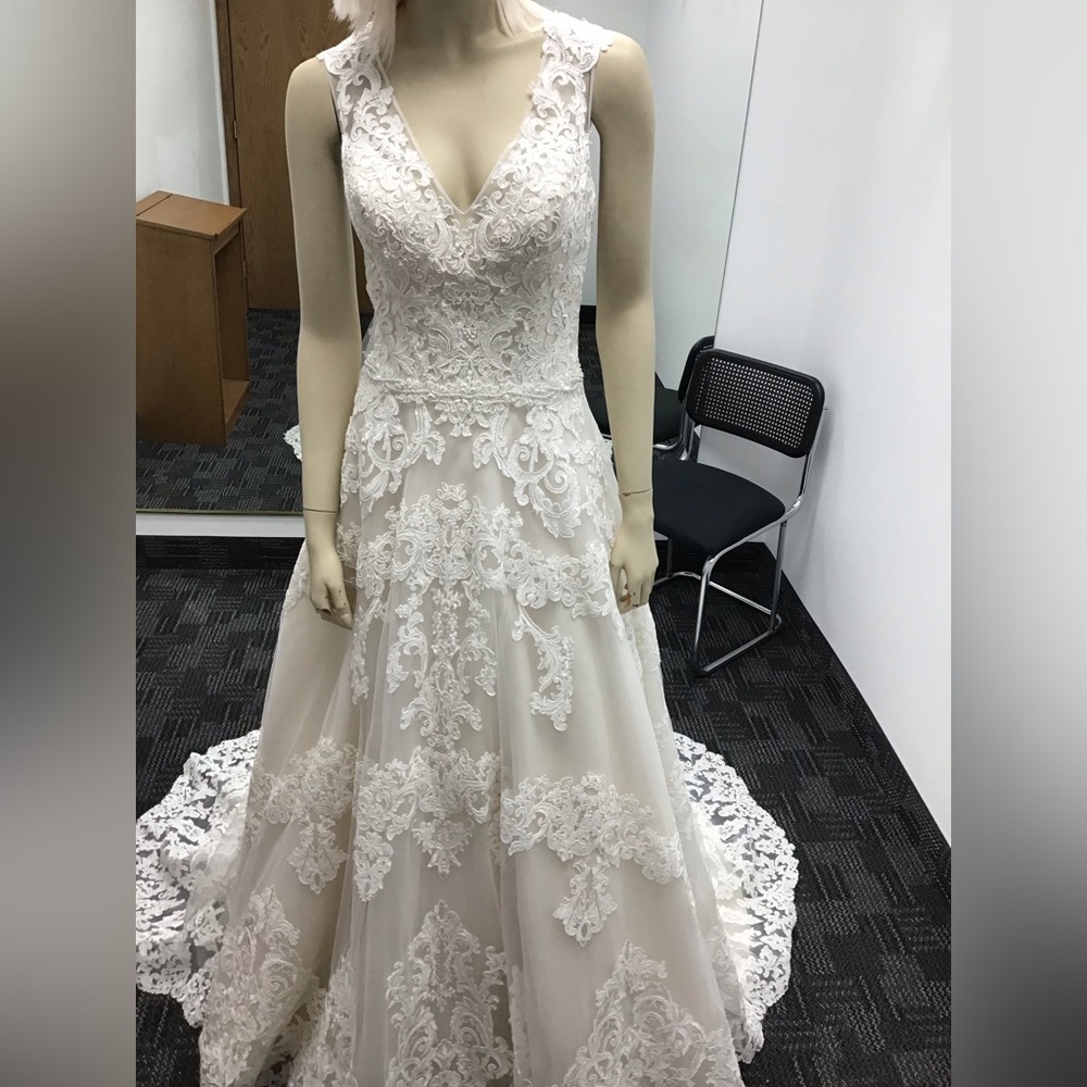 Bonny bridal wedding gown #915 NWT